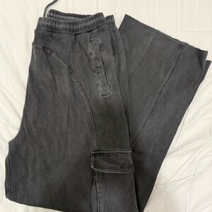 GYMSHARK CARGO SWEATS